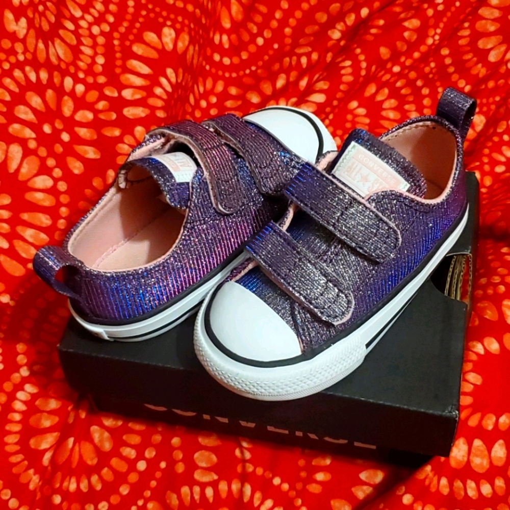 Converse Unisex-Child Chuck Taylor 2v Space Star